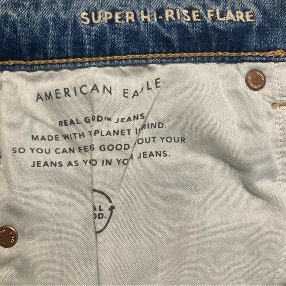 AMERICAN EAGLE Sz 14S Super High Rise Flare Torn Knee Mid-Wash Jeans - Picture 11 of 13